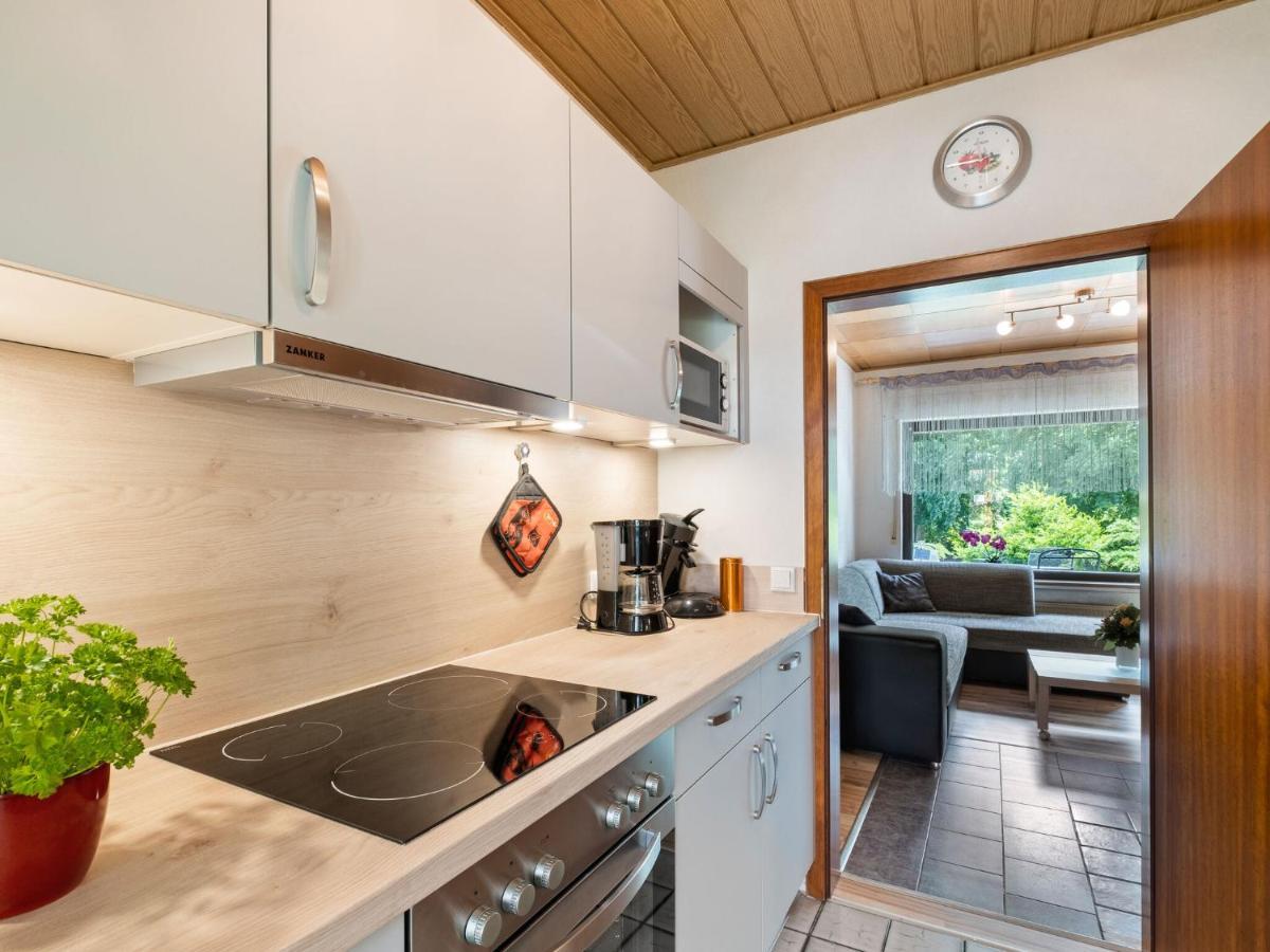 Idyllic Bungalow In Feusdorf With Forest View Camera foto