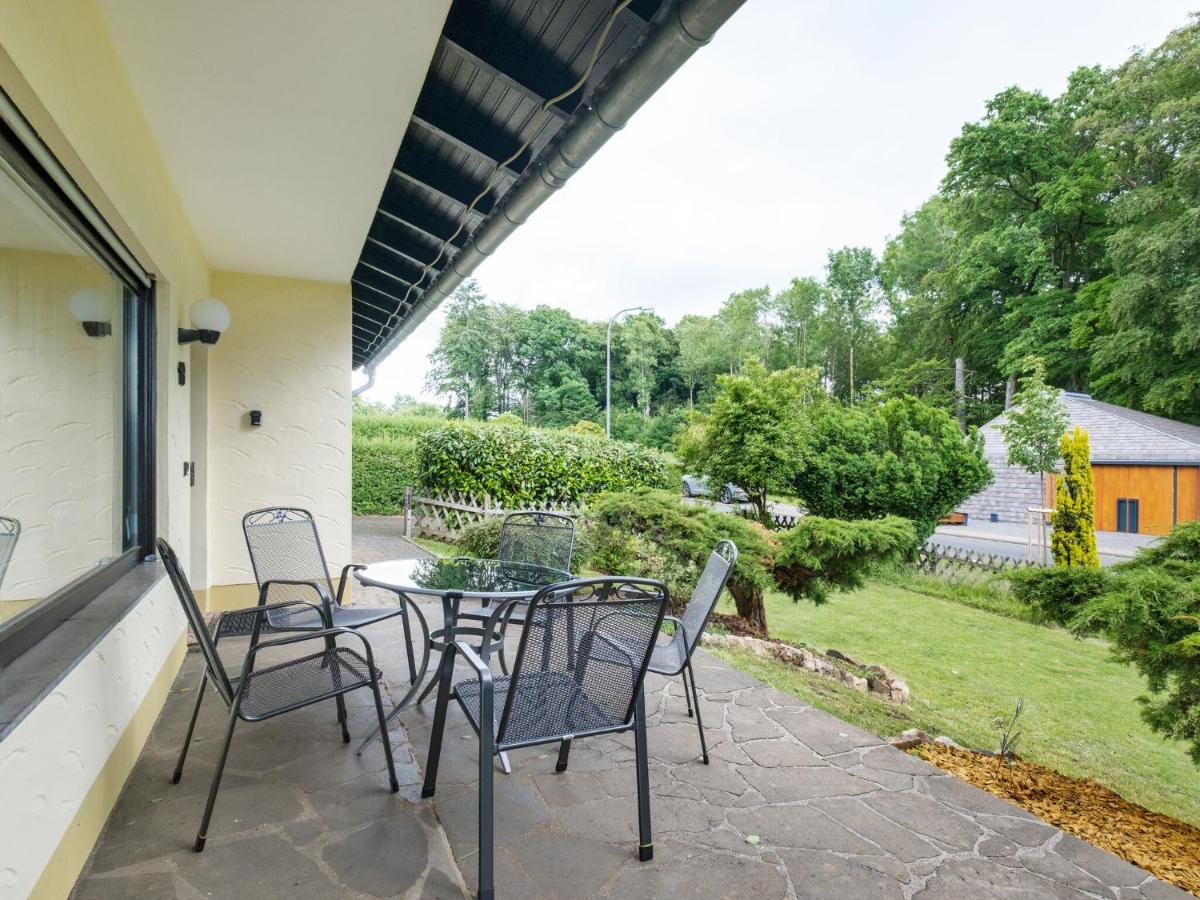 Idyllic Bungalow In Feusdorf With Forest View Camera foto