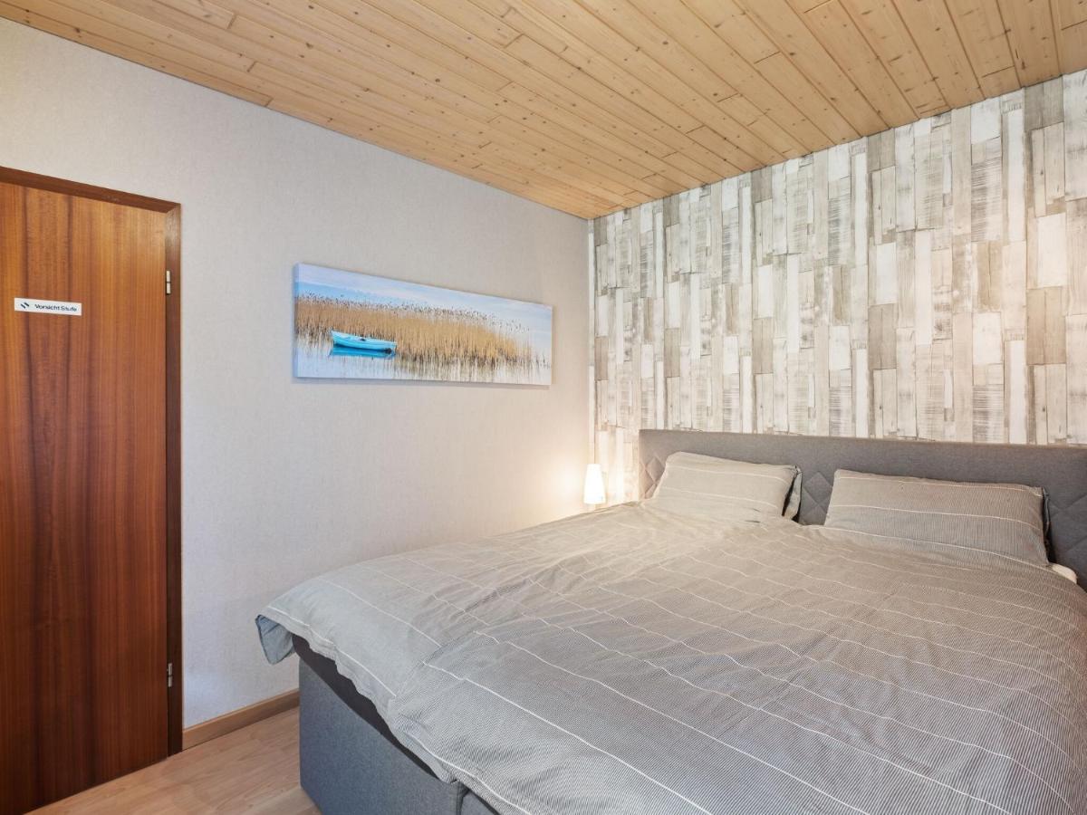 Idyllic Bungalow In Feusdorf With Forest View Camera foto